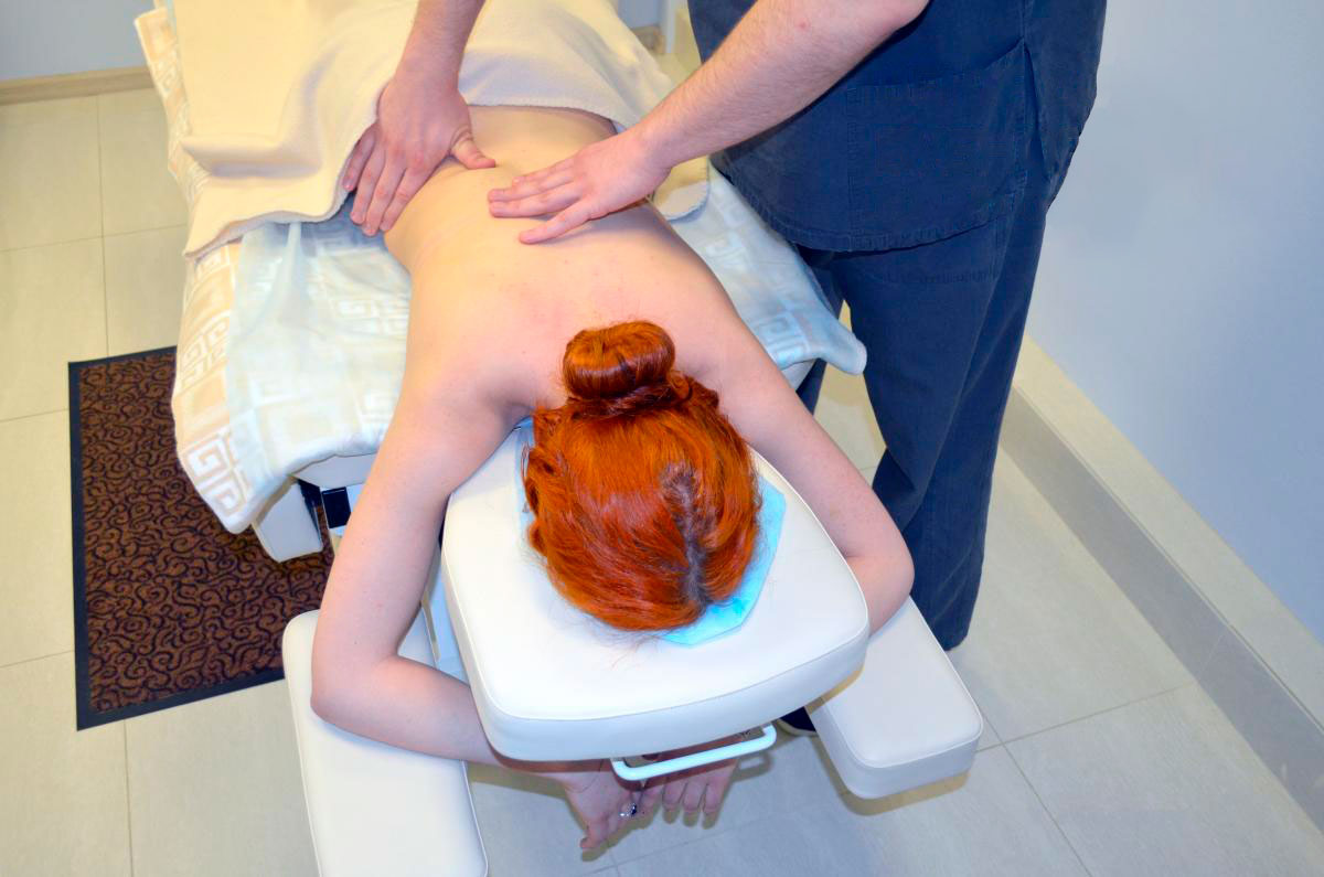 Расслабляющий массаж для теле в центре кинезитерапии